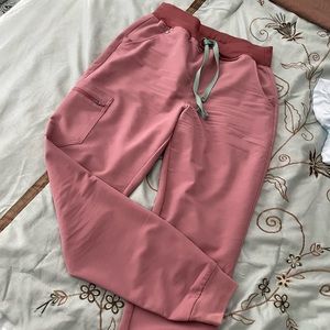 Figs Mineral Mauve Zamora